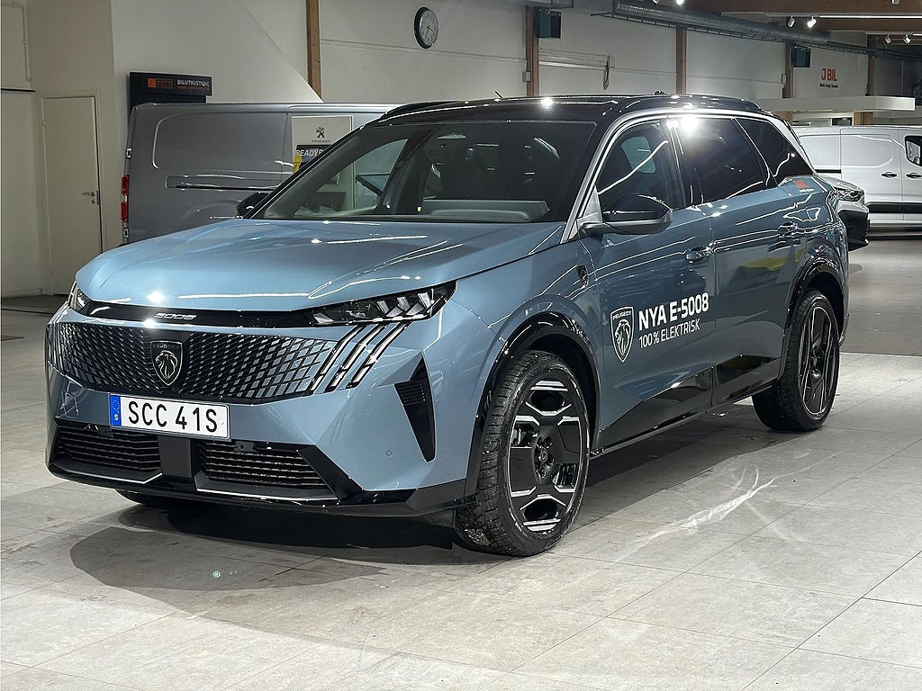 Bild på Peugeot E-5008 GT - DEMO