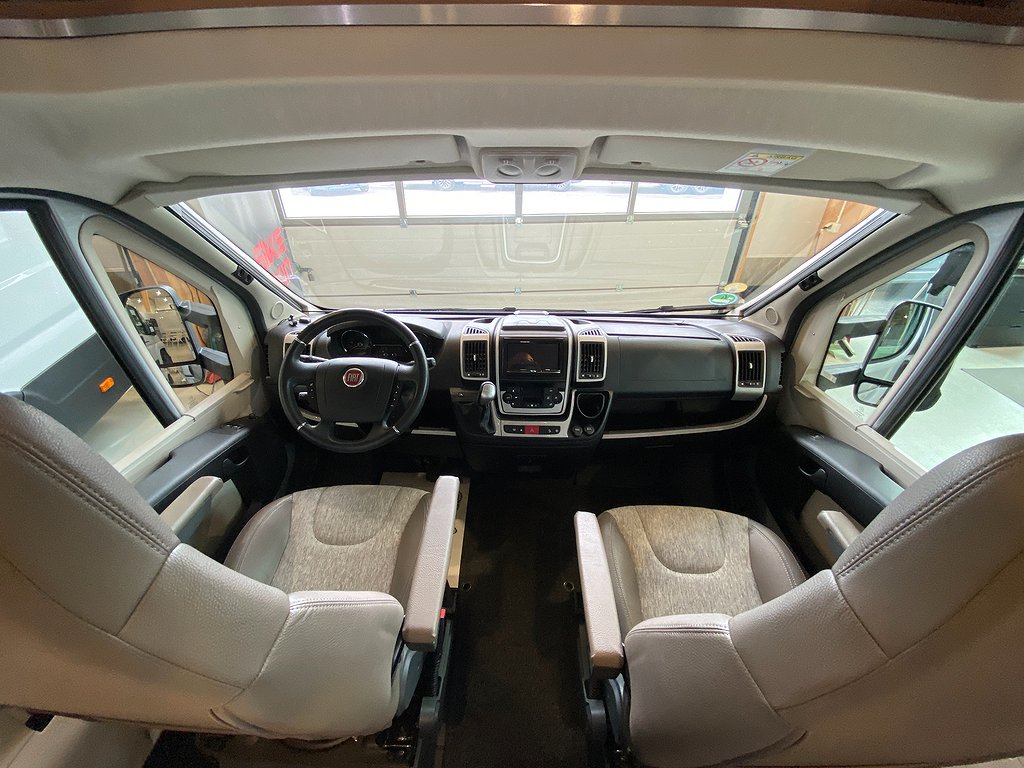 Adria Matrix Supreme 670 SC /Auto / ALDE / Solcell / Taksäng - Adria