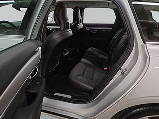 Volvo V90 T4 Momentum S&V-hjul/Carplay/Kamera/Nav/Pvärm/Drag