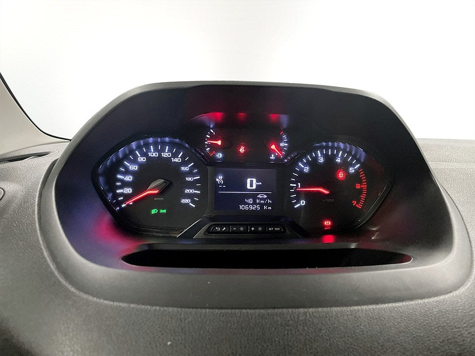 Bild på Peugeot Partner PRO Crew Cab BHDi 100hk - 5-SITS,DRAG,VÄRMARE