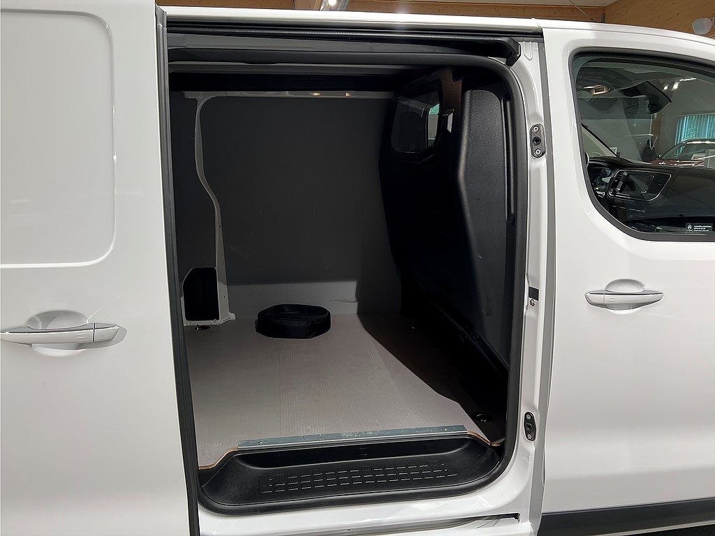 Bild på Citroën e-Jumpy Business Premium 75kWh 136hk Aut L2 - KEYLESS,NAV,DRAG