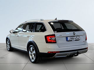 Skoda Octavia Scout 2.0 TDI SCR 4x4 Premium Drag Värmare Kamera Psens S&V