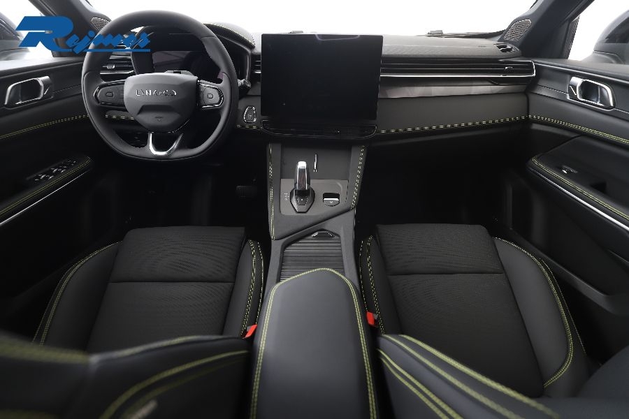 Lynk & Co 01 More PHEV 2025, bild 7/59