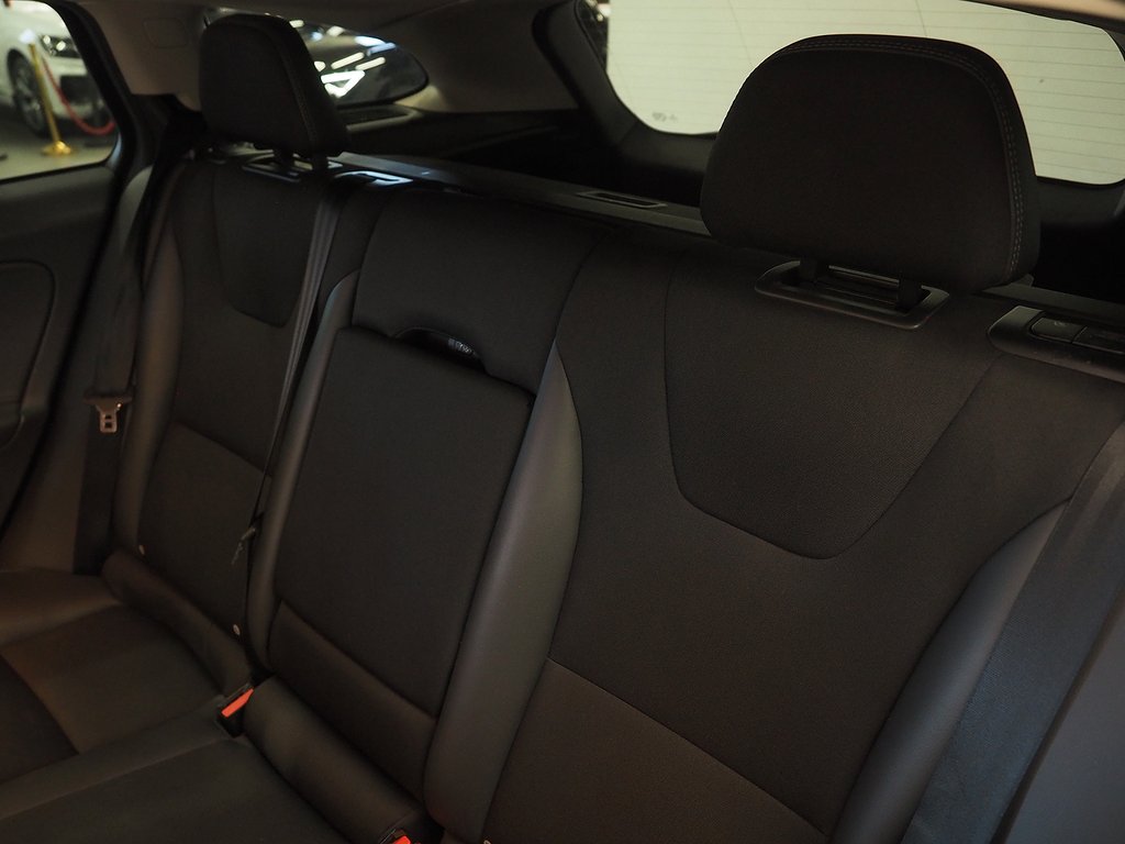 Volvo V60 D3 Geartronic Momentum | D-värm | Drag | Navi | 2017