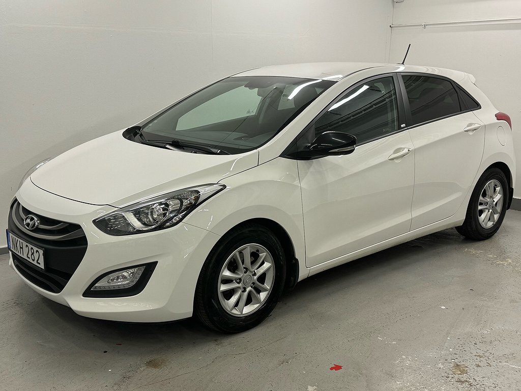 Hyundai i30 5-dörrar 1.6 GDI Business B-kamera Navi 