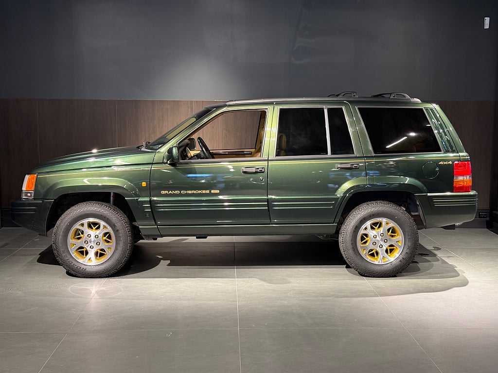 Jeep Grand Cherokee Limited 5.2 V8 4WD LÅGA MIL!