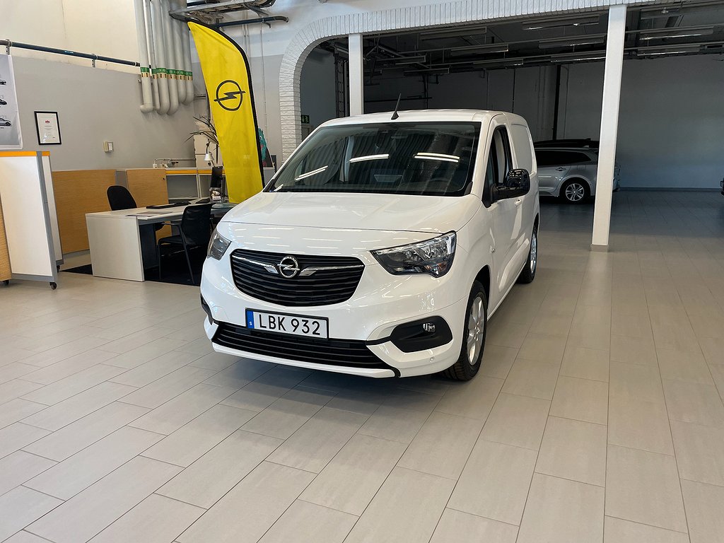 Opel Combo Premium L1 automat 130hk Drag och värmare
