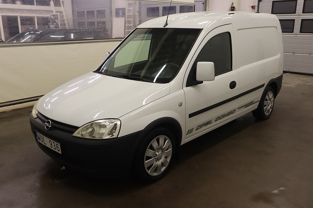 Opel Combo 1.3 CDTI Skåp MKT FIN NYBES VHJUL DRAG