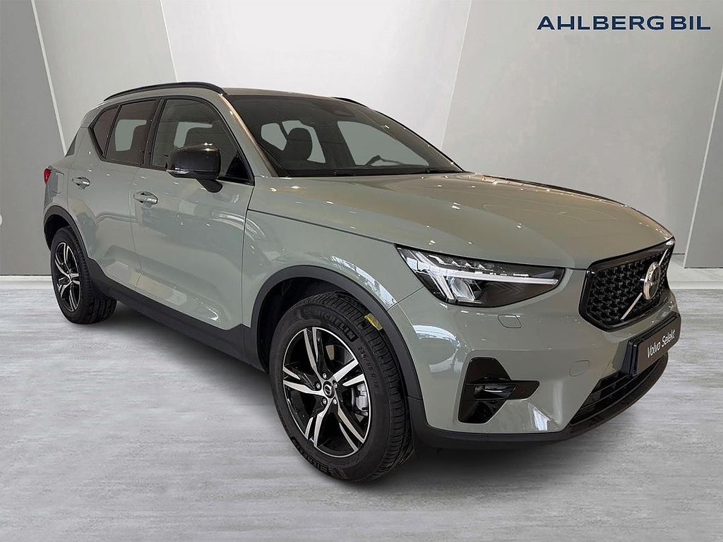 Volvo XC40 B3 FWD Bensin Plus Dark, Klimatpaket, Förarstö...