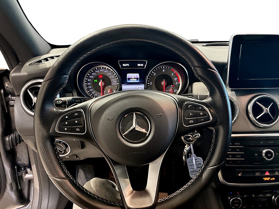 Bild på Mercedes-Benz CLA 220 d Shooting Brake 7G-DCT 177hk Aut B-KAMERA 