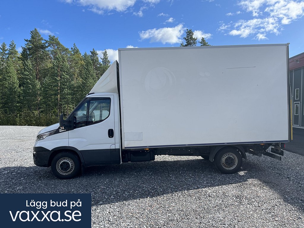 Iveco Daily 35 Chassi Cab Bakgavellyft, förhöjt skåp