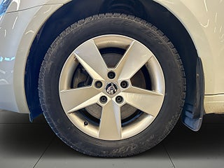 Skoda Octavia Kombi 1.8 TSI 4×4 Drag/P-sens/AdaptivFart/MoK-värm – bild 14