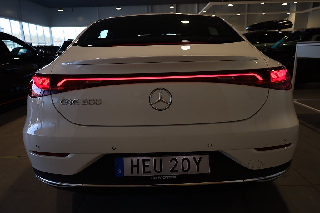 Mercedes-Benz EQE 300 89 kWh Electric Art Line  Navi Leasbar Kamera 2023