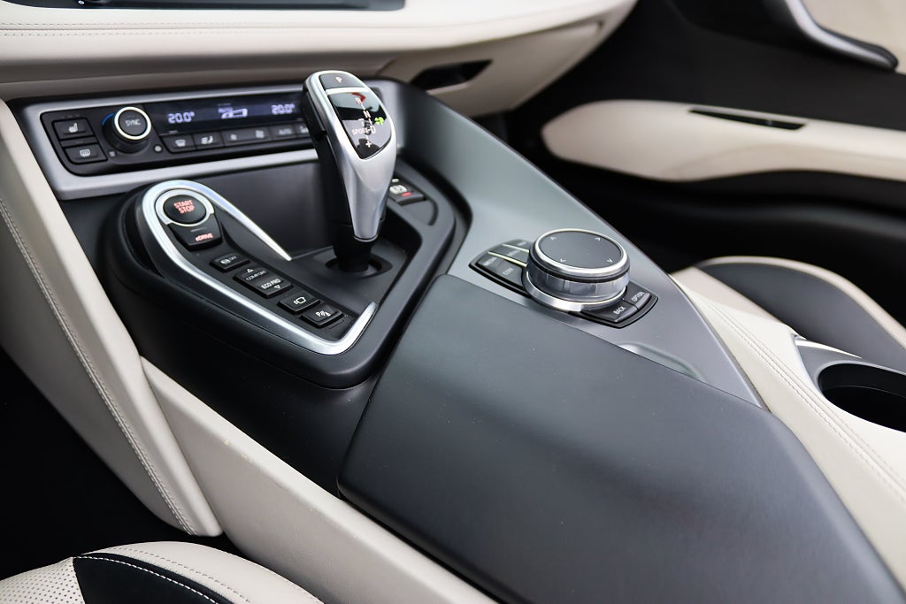 BMW i8 Roadster Laser Light HuD 360° Navi