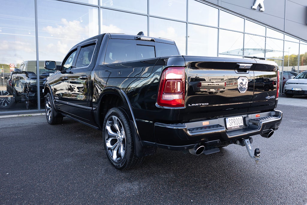 RAM 1500 Crew Cab 5.7 V8 HEMI Limited Rambox Multilucka BAKFlip