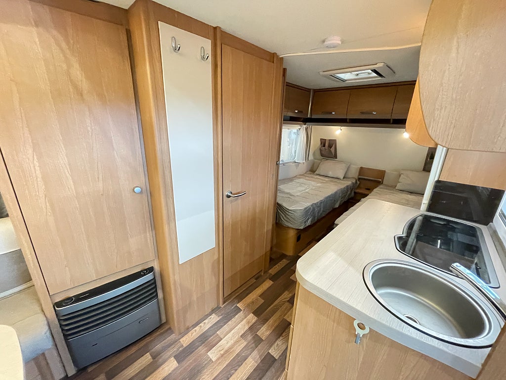 Knaus 500 Sport /Markis/1500kg totalvikt/Smidig resevagn/Långbäddar - Knaus