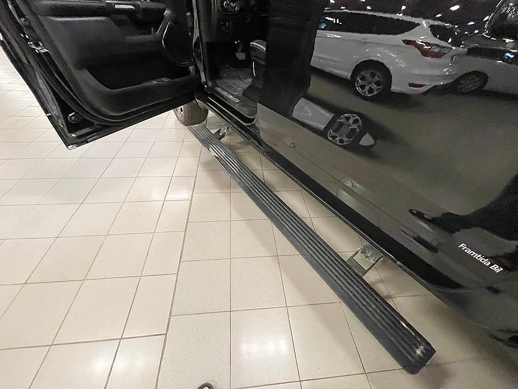 Dodge Ram 1500 Limited Night Crew Cab 5,7 HEMI 395HK