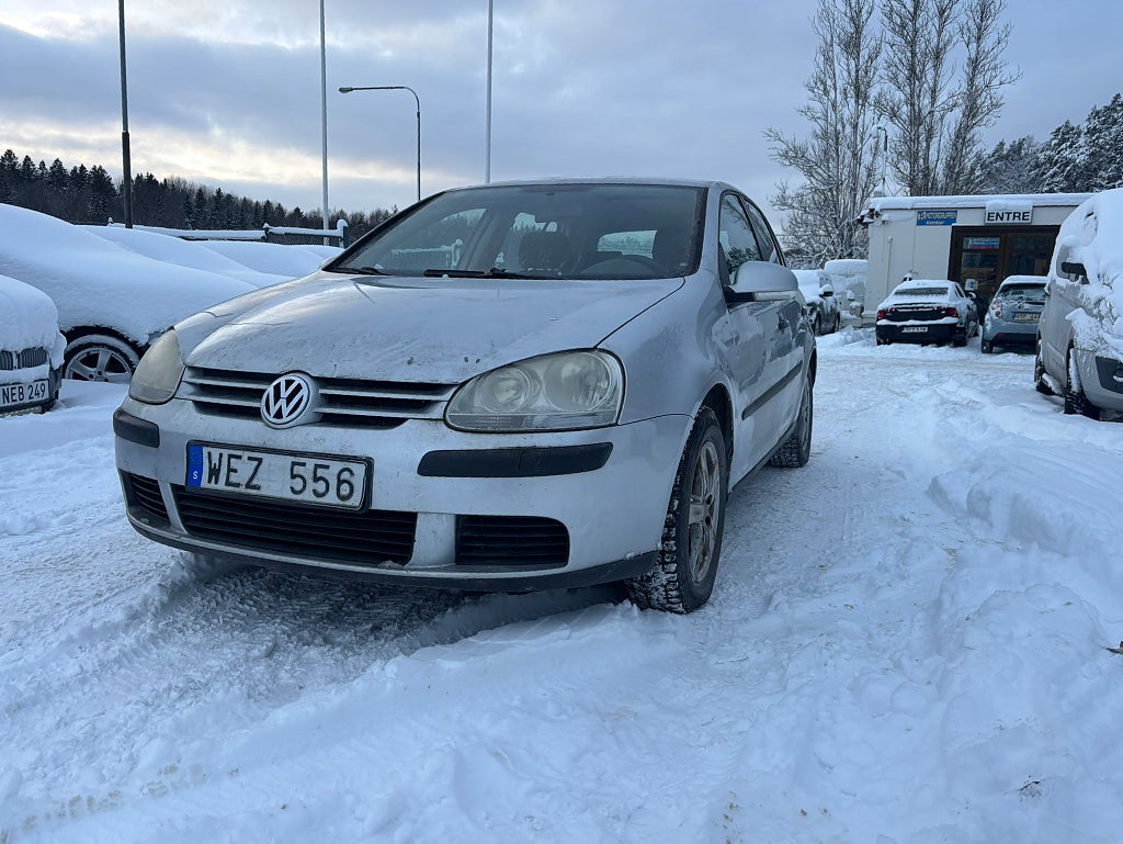 Volkswagen Golf 5-dörrar 1.6 Trendline / Ny Kamrem Ny besiktning