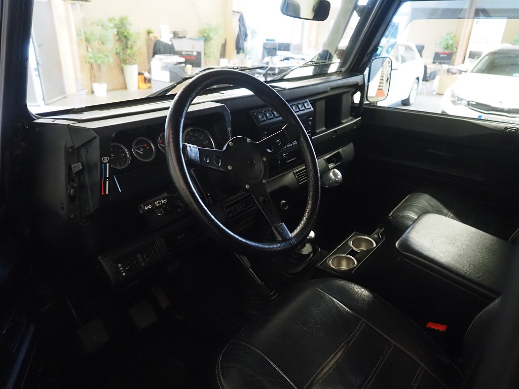 Land Rover Defender 110 4x4 TD5 Black Edition Snorkel Extraljus Drag Pick-U 2002