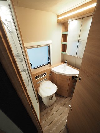 Husvagn, 1-axl Knaus Südwind 580 QS 60 Year 9 av 15