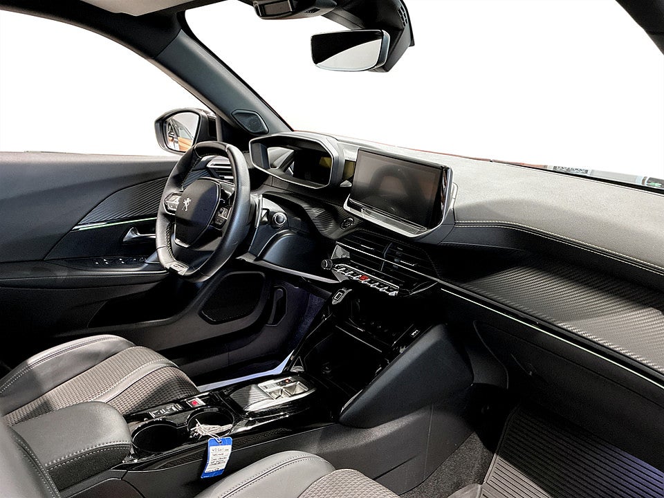 Bild på Peugeot 2008 GT 1.2 PT 130hk Aut B-KAMERA CARPLAY