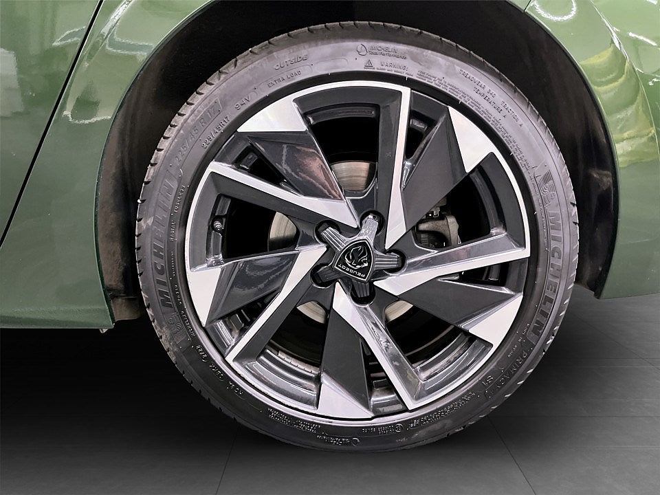 Bild på Peugeot 308 Allure 1.2 PT 130hk Aut - B-KAMERA, CARPLAY