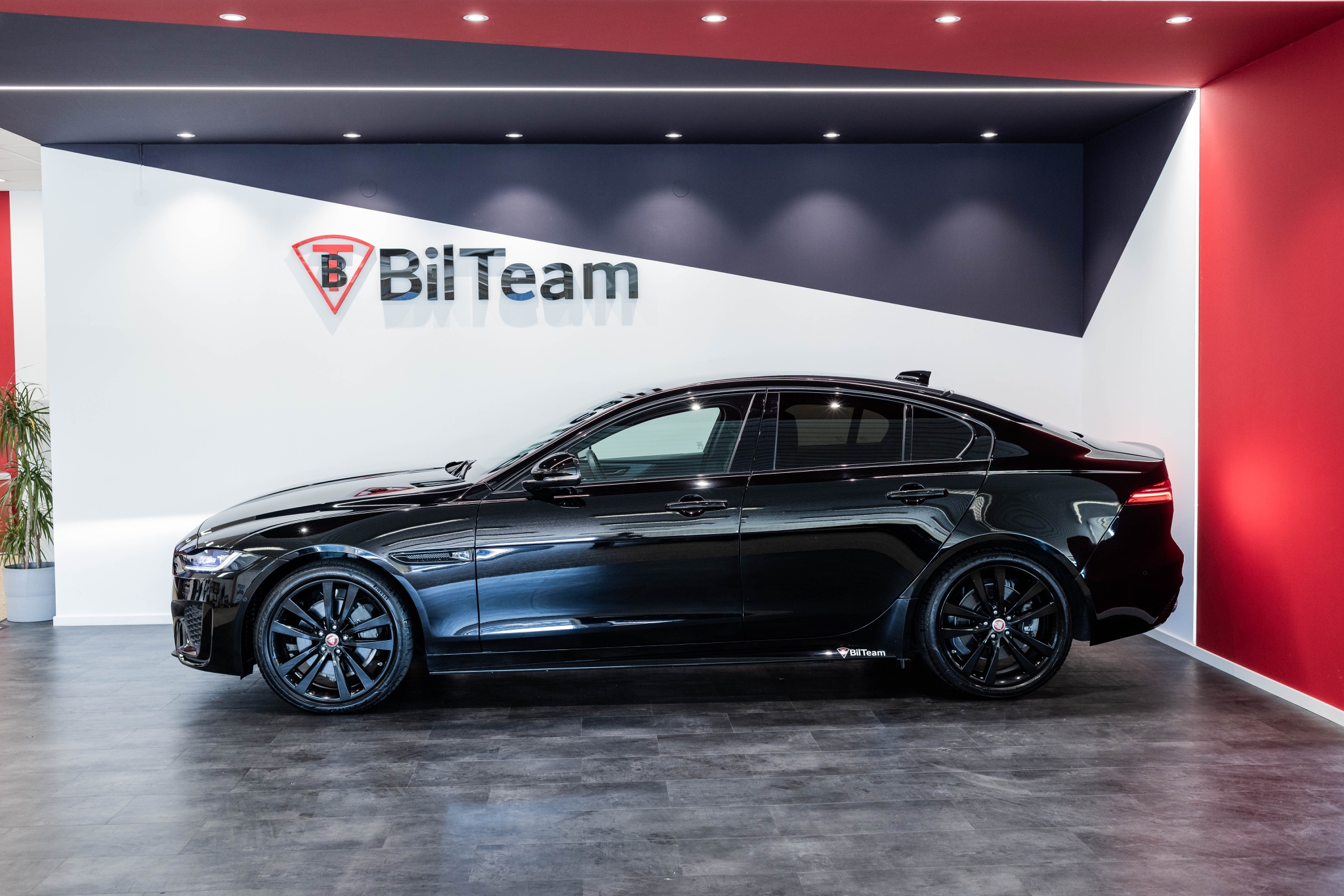 Jaguar XE D180 AWD Euro 6 2020, bild 6/54