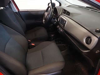 Halvkombi Toyota Yaris 10 av 20