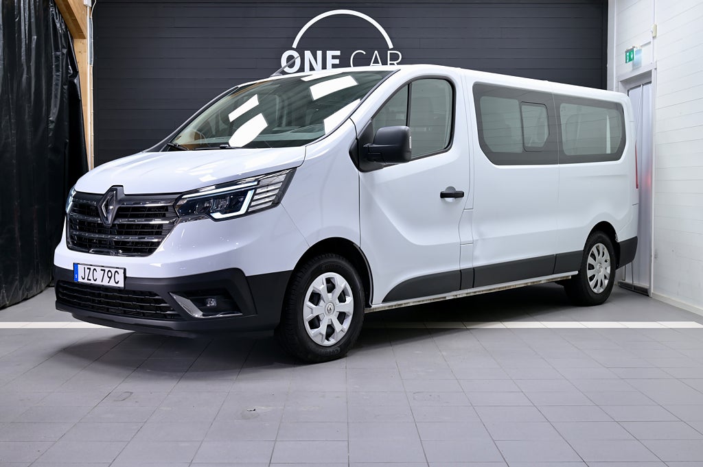 Renault Trafic Passenger L2 2.0 Blue dCi MOMS 9-sits Värmare Drag GPS