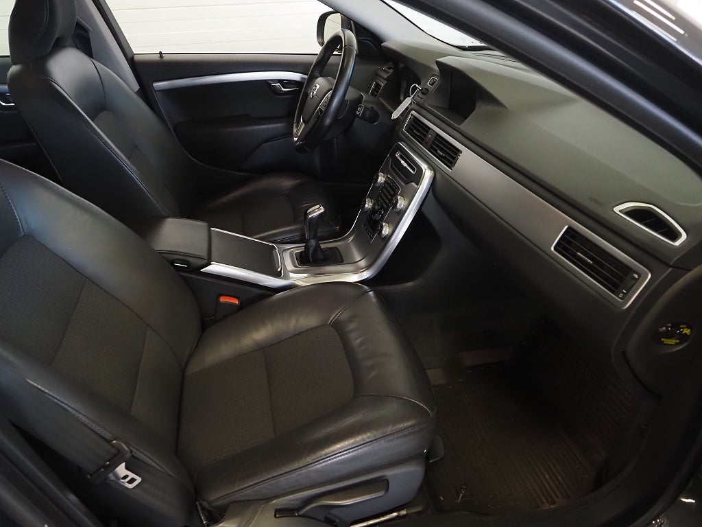 Volvo V70 D4 Classic Momentum D-Värm PDC Adaptiv Farthållare 2016