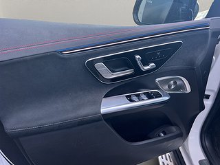 SUV Mercedes-Benz EQE 10 av 15