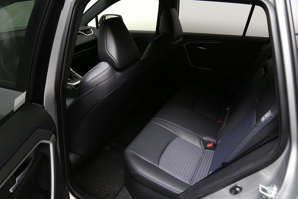 Toyota RAV4 Hybrid AWD-i E-CVT Style 222hk Leasbar 2025