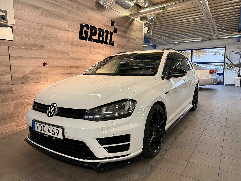 Volkswagen Golf Sportscombi R 2.0 TSI | Pano | Keyless