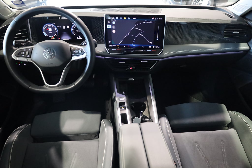 Volkswagen Passat Sportscombi 1.5 eTSI AUT Business Drag Värmare Massage 2025
