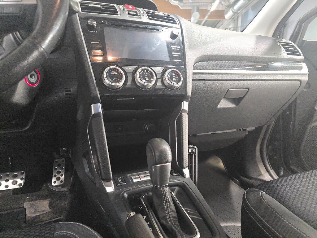 Subaru Forester 2.0 4WD | Vinterhjul, Dragkrok, Motorvärmare