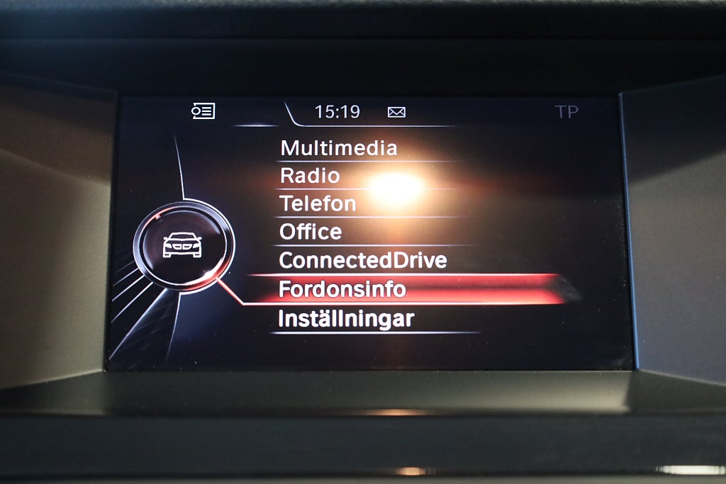 BMW 520 d Touring Aut Drag PDC Connected Blåtand Rattvärme 2016