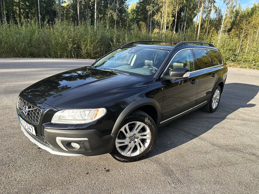 Volvo XC70 D4 AWD Summum /Taklucka/Helskinn/Harman kardon