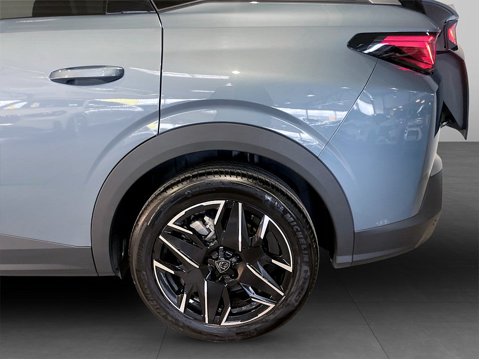 Bild på Peugeot 5008 GT Hybrid 145hk Aut 7-SITS B-KAMERA CARPLAY