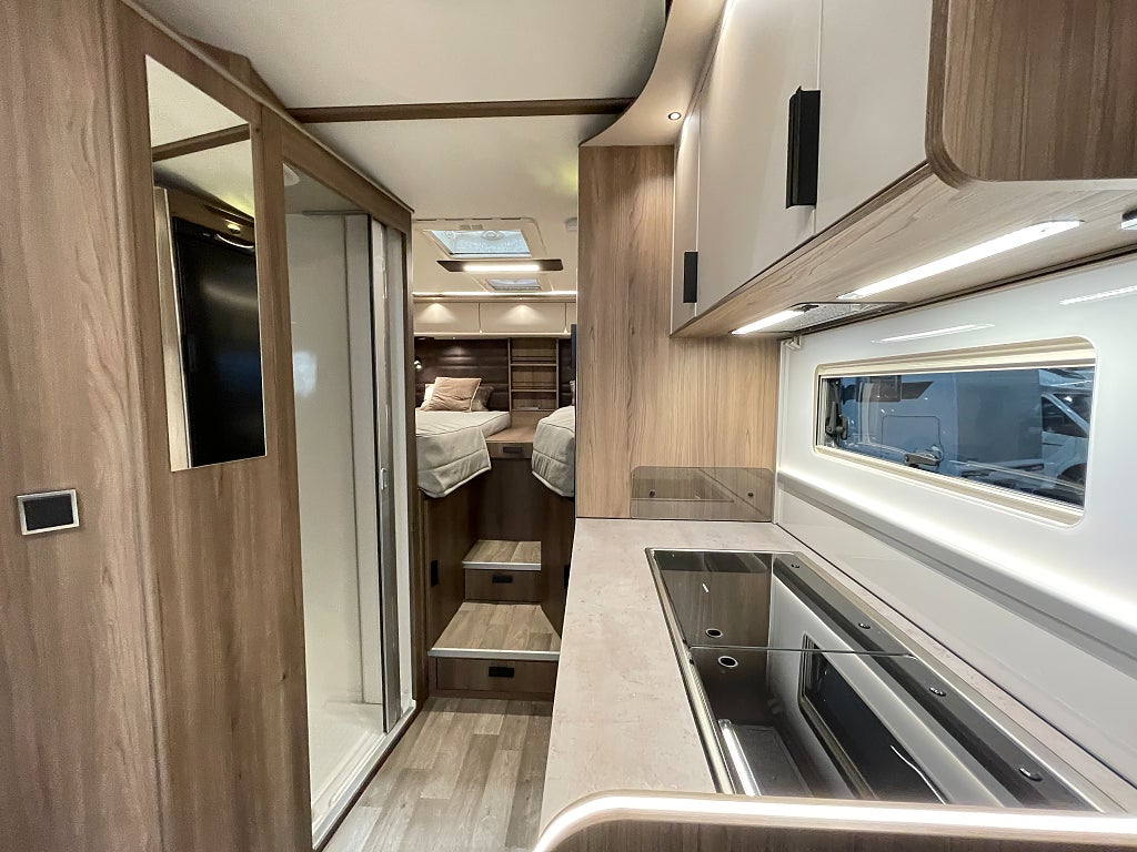 Kabe Novum Compact 720 LGB /B-körkort/ALDE/Mercedes/Face2Face - Kabe