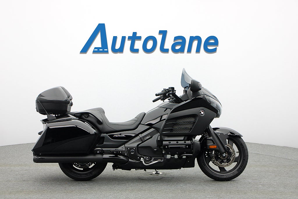 Honda GL1800B Gold Wing *ABS Endast 647 mil! Nya Däck Nyservad