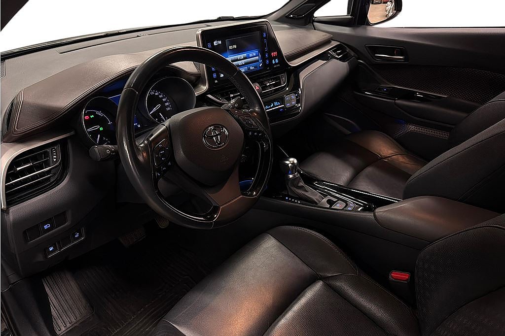 Toyota C-HR Hybrid CVT, Executive JBL, Kamera, Navi, 4,99% RÄNTA