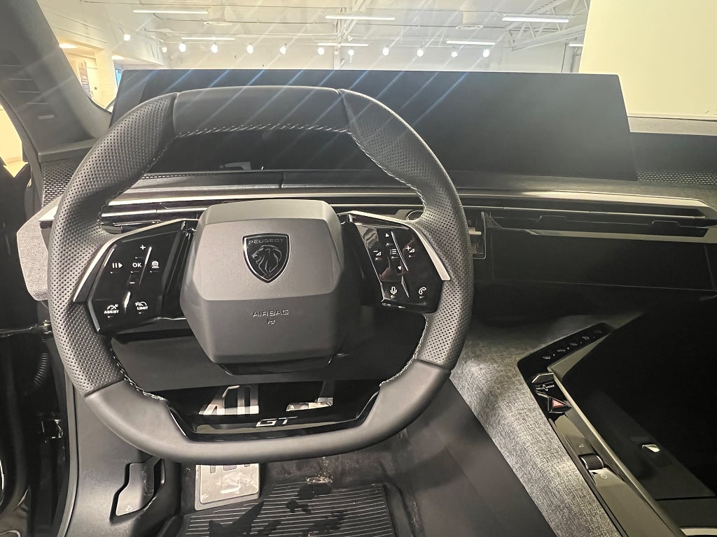 Peugeot 5008 Ultimate HYBRID 136  thumbnail