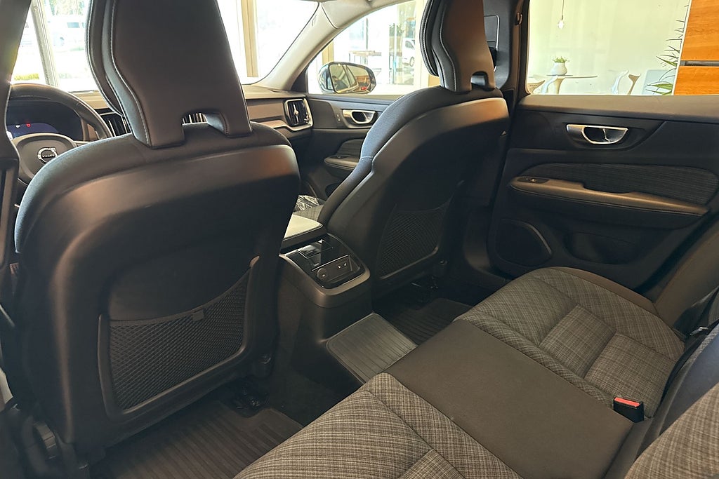 Volvo V60 Recharge T6 AWD Aut Core Edition Kamera Voc Värmare Dra miniatyr 14