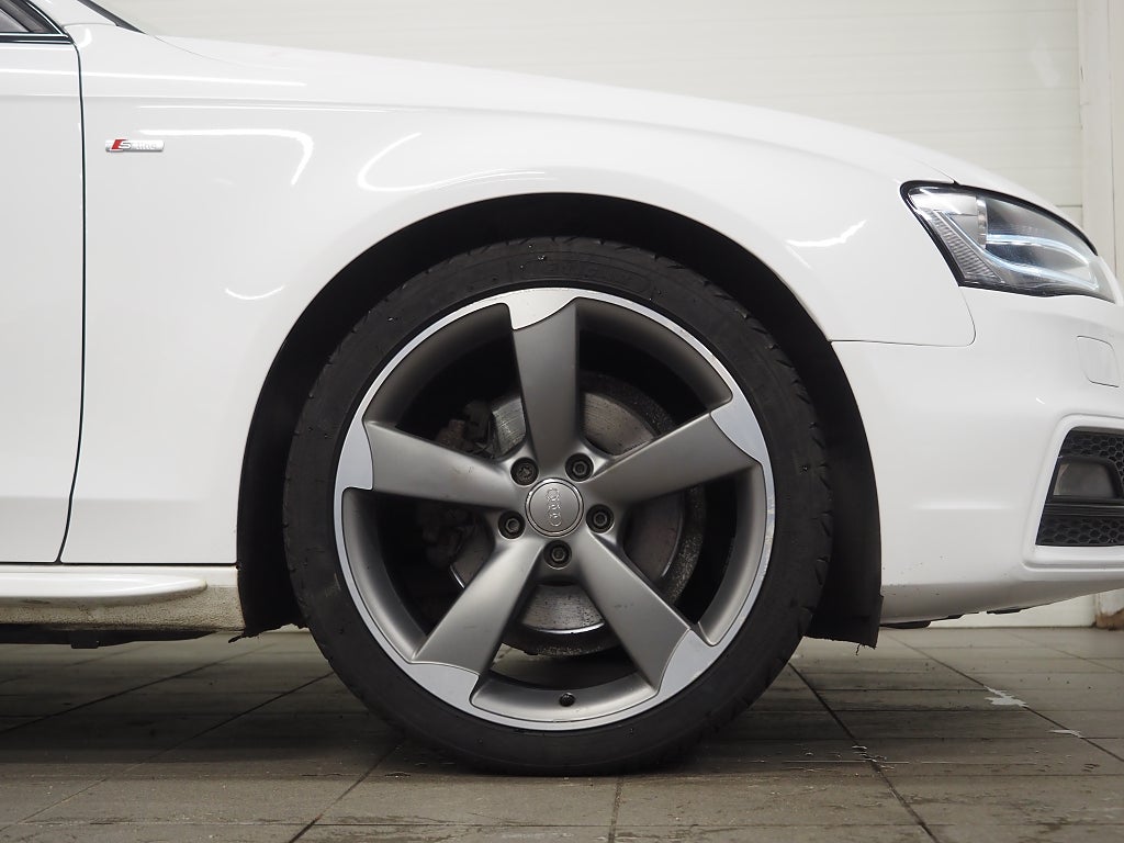 Audi A4 Avant 2.0 TDI 150hk Quattro S-Line Dragkrok PDC 2015