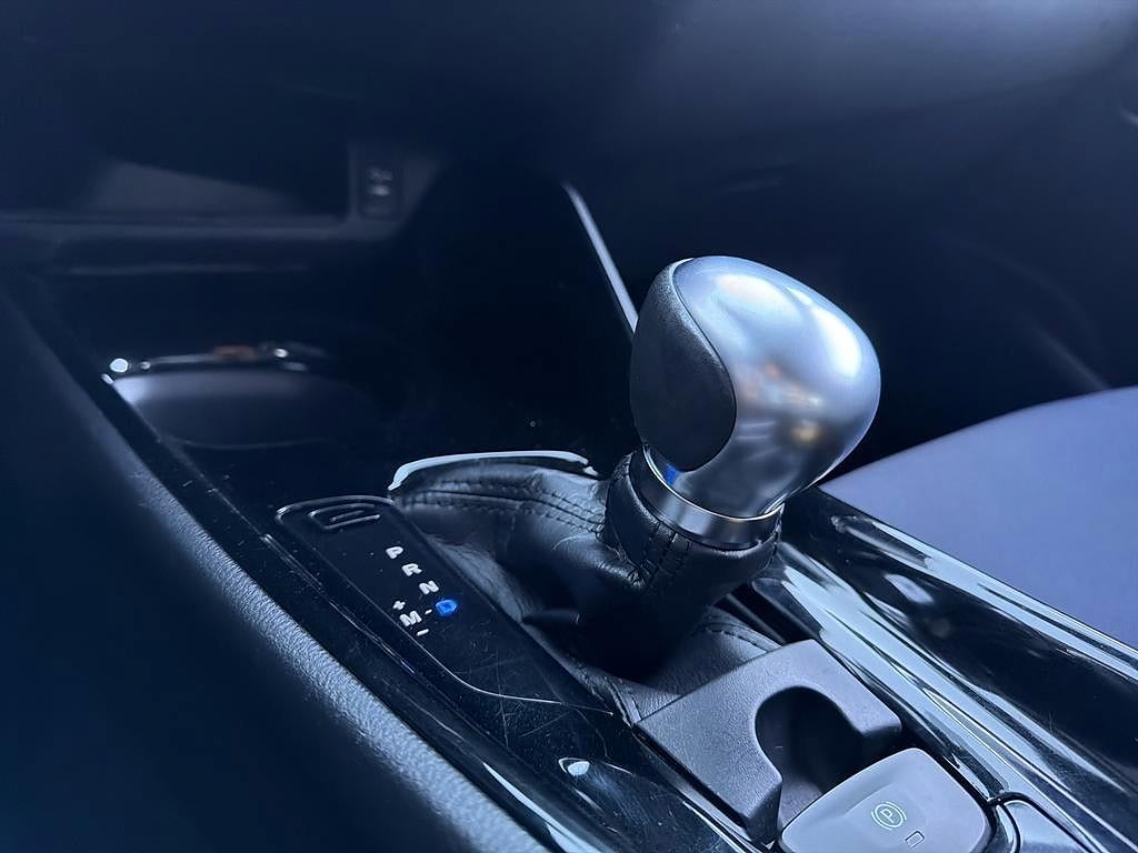 Toyota C-HR 2017 - miniatyr 17