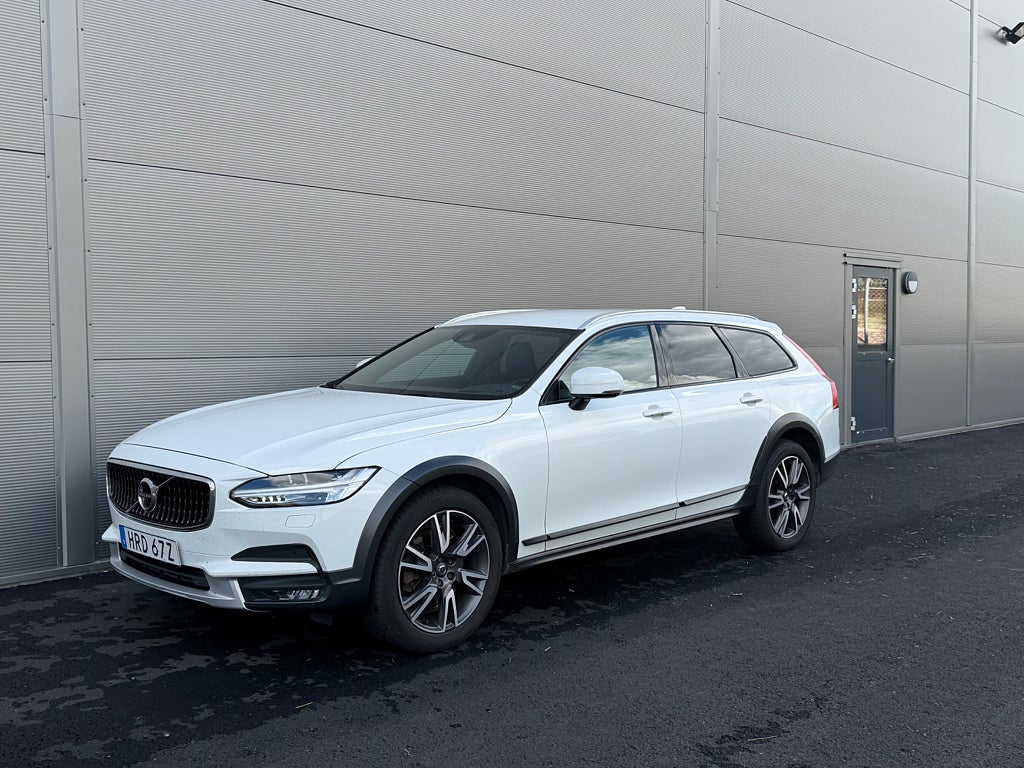Volvo V90 Cross Country D4 AWD  Massage/Hk/360/HeadUp /Dynförlängning Euro 6