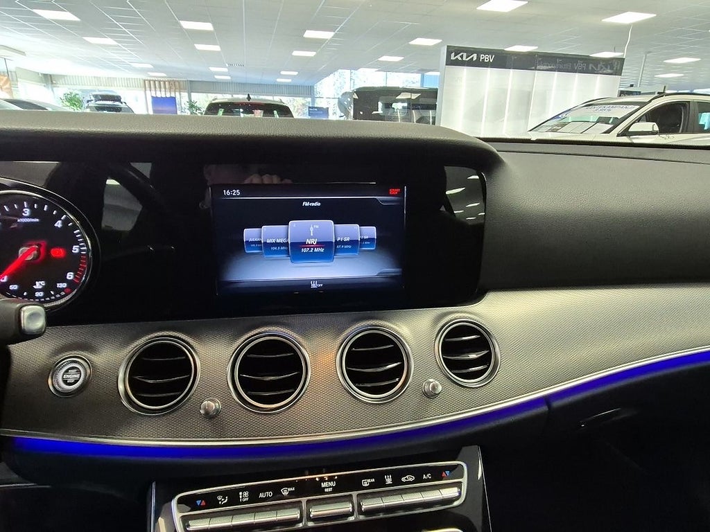 Mercedes-Benz E 2017 - miniatyr 9