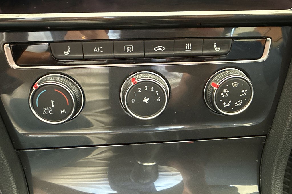 Volkswagen Golf 5-dörrar 2.0 TDI DPF 4Motion Drag Värmare Kamera V-hjul miniatyr 8