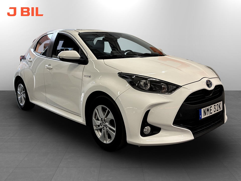 Toyota Yaris Active Hybrid 116hk Aut RATTVÄRME