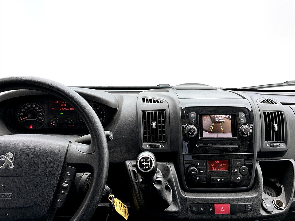 Bild på Peugeot Boxer PRO+ 2.2 BlueHDi 140hk L3H2 DRAG